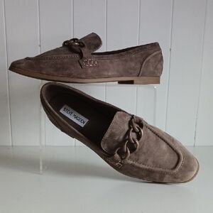 Steve Madden Tan W Chain Detail Loafers.
